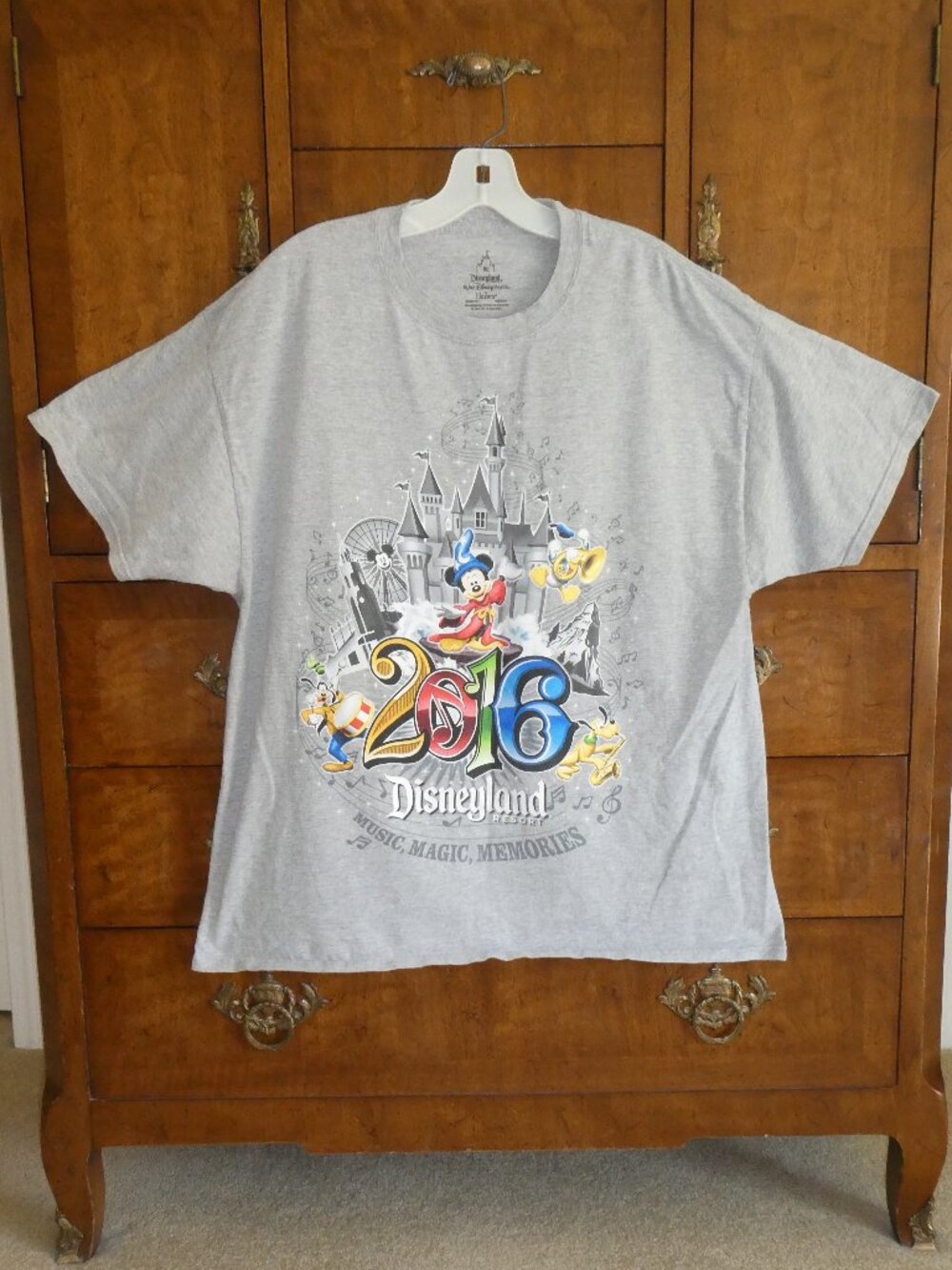 Disney Land Resort 2016 Mickey Mouse Gray T-shirt Size XL